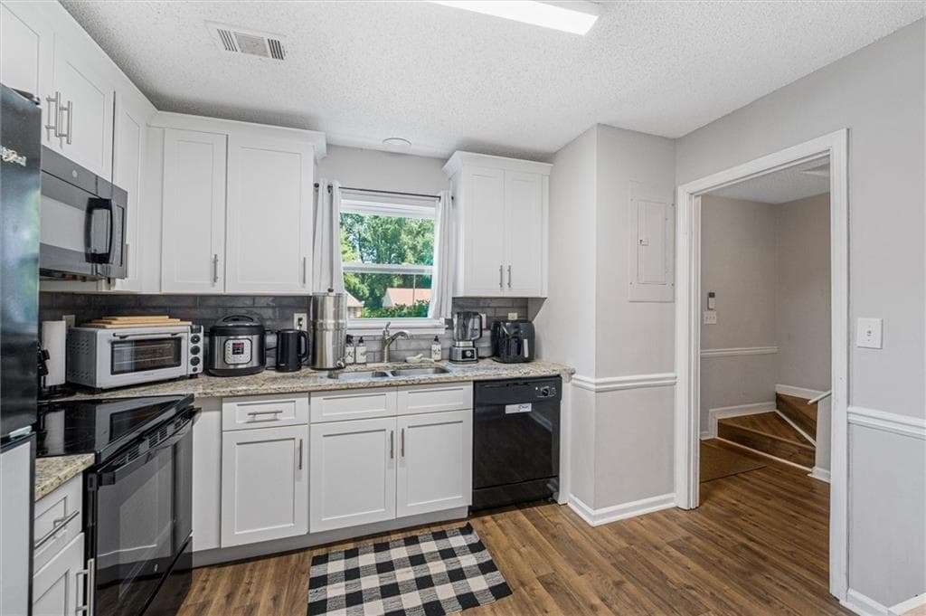 2 bedroom, 3 bathroom, 1,320 sq ft townhouse for sale at 6005 Pat Mell Place, Smyrna, GA 30080 — photo 7