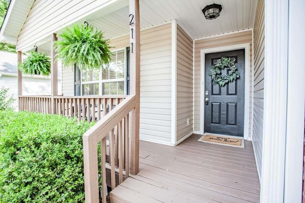 3 bedroom, 2 bathroom, 1,251 sq ft single family residence for rent at 211 South Street, Carrollton, GA 30117 for $2,800 a month — photo 3