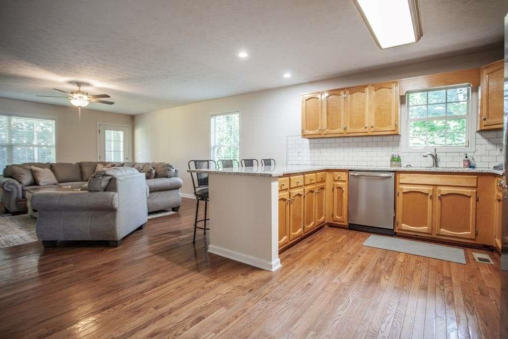 3 bedroom, 2 bathroom, 1,251 sq ft single family residence for rent at 211 South Street, Carrollton, GA 30117 for $2,800 a month — photo 6
