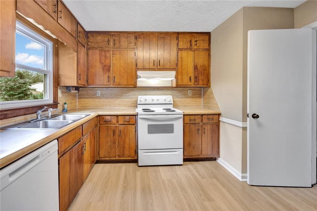 3 bedroom, 2 bathroom, 1,470 sq ft single family residence for rent at 905 Rambling Rose Court, Conyers, GA 30012 for $1,680 a month — photo 9
