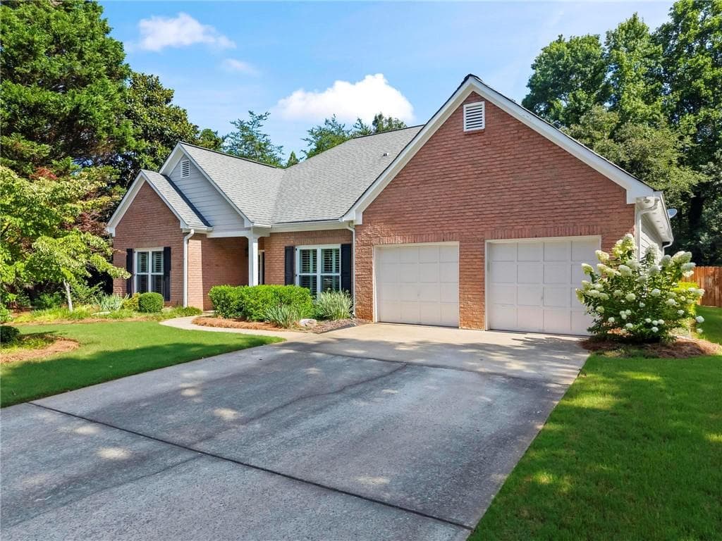 3 bedroom, 3 bathroom, 2,375 sq ft single family residence for sale at 2674 Thornberry Place, Marietta, GA 30066 — photo 3