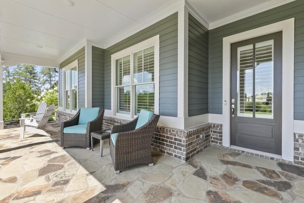 4 bedroom, 4 bathroom, 3,901 sq ft single family residence under contract at 6743 Winding Canyon Road, Flowery Branch, GA 30542 — photo 5