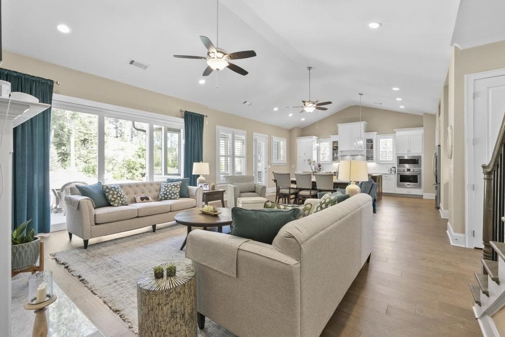 4 bedroom, 4 bathroom, 3,901 sq ft single family residence under contract at 6743 Winding Canyon Road, Flowery Branch, GA 30542 — photo 9