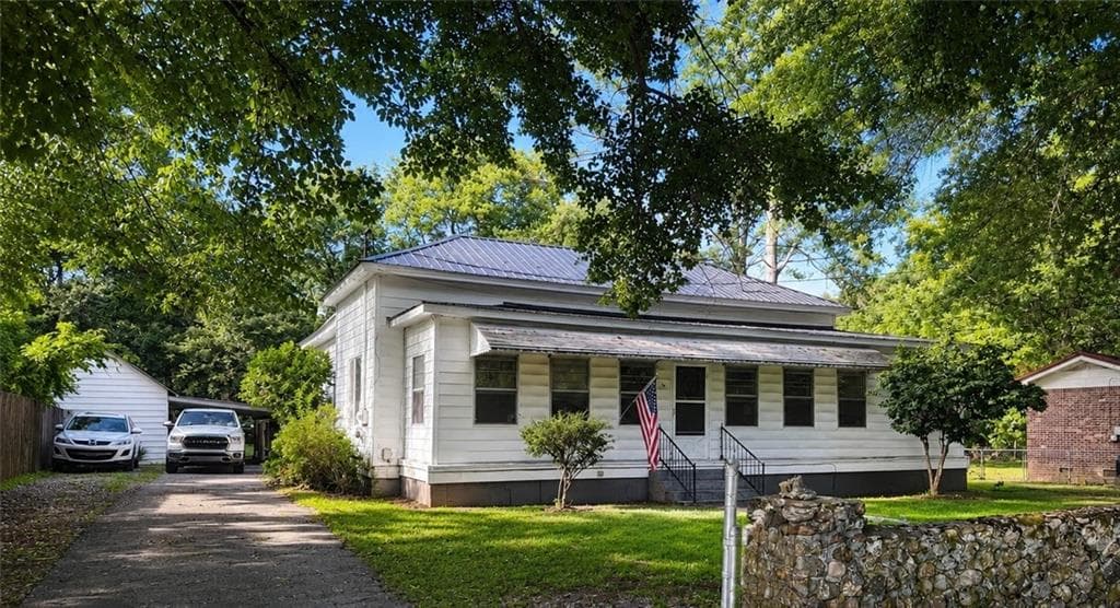 3 bedroom, 2 bathroom, 1,739 sq ft single family residence for sale at 4 Craven Street, Armuchee, GA 30124