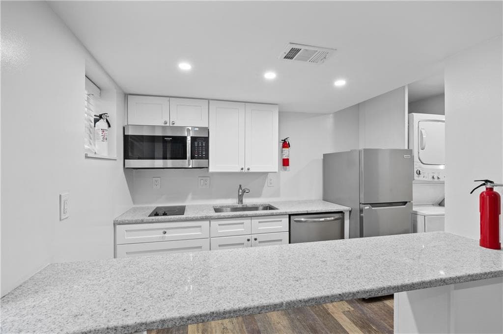 1 bathroom, 700 sq ft quadruplex for rent at 789 Barnett Street 4, Atlanta, GA 30306 for $1,400 a month — photo 5