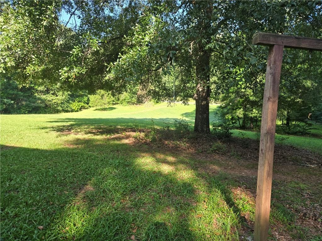 3 bedroom, 2 bathroom, 1,620 sq ft single family residence under contract at 160 Shadowmore Drive, Zebulon, GA 30295 — photo 2