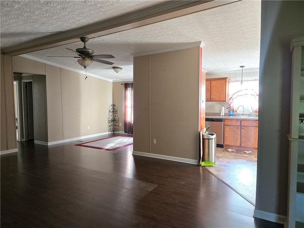 3 bedroom, 2 bathroom, 1,620 sq ft single family residence under contract at 160 Shadowmore Drive, Zebulon, GA 30295 — photo 10