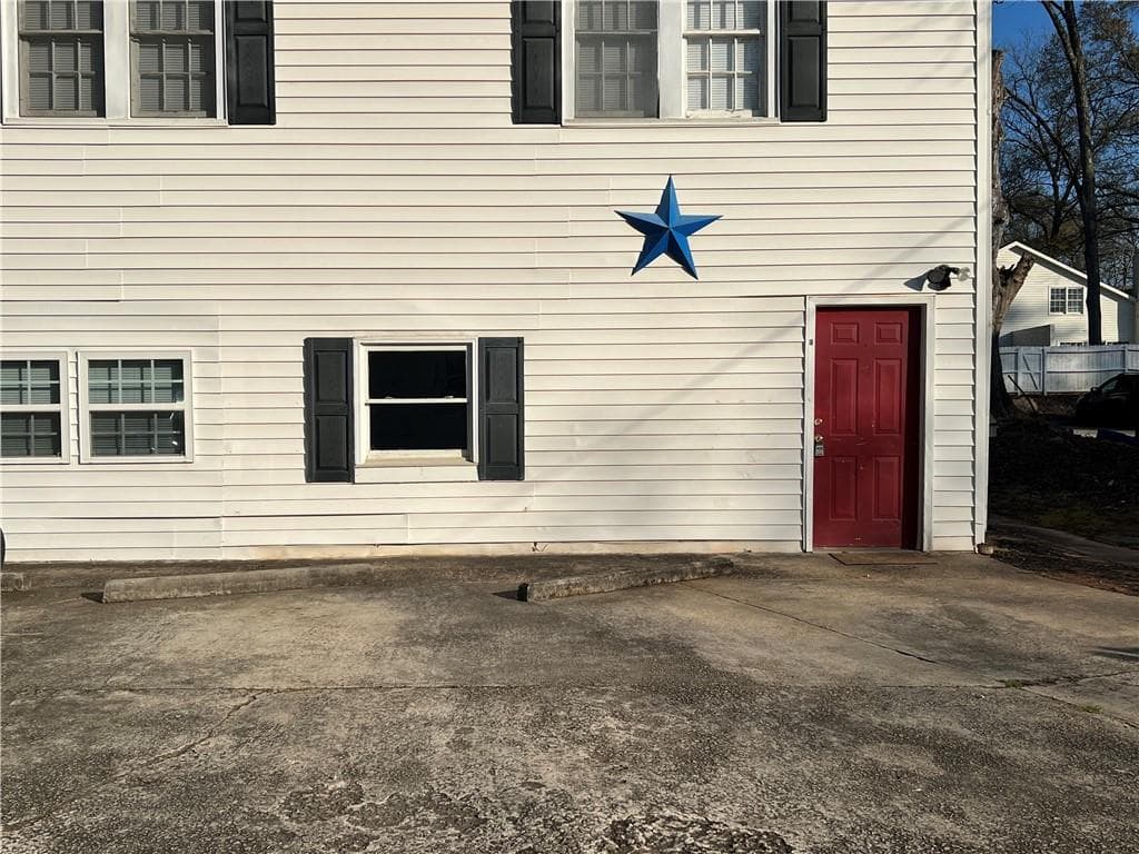 1 bedroom, 1 bathroom duplex for rent at 300 Forrest Avenue E, Gainesville, GA 30501 for $1,100 a month — photo 1 of 5