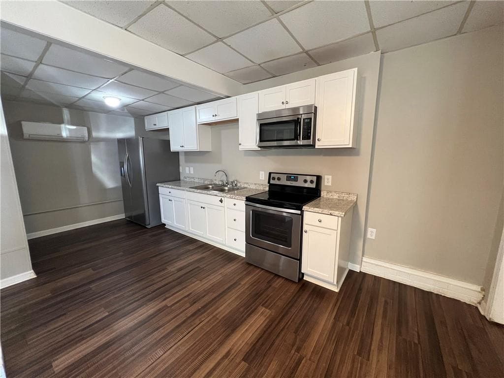 1 bedroom, 1 bathroom duplex for rent at 300 Forrest Avenue E, Gainesville, GA 30501 for $1,100 a month — photo 2