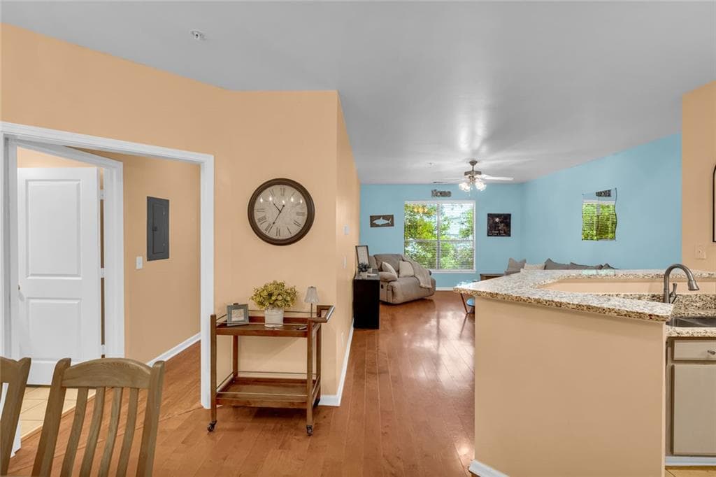 1 bedroom, 1 bathroom, 800 sq ft condominium for sale at 821 Ralph Mcgill Boulevard 2303, Atlanta, GA 30306 — photo 6