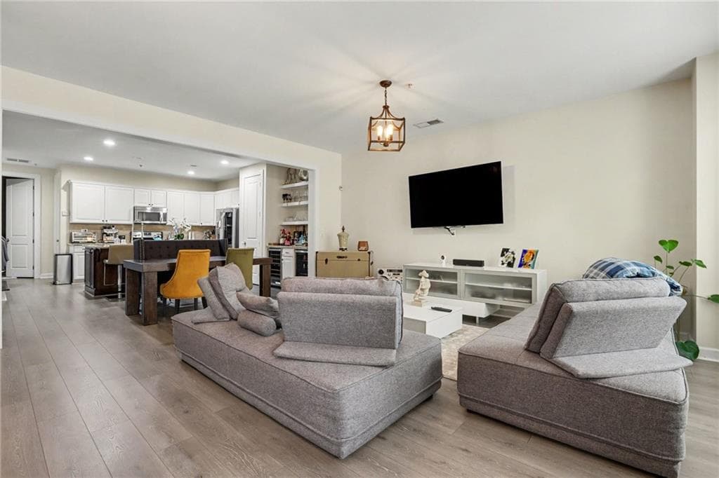 3 bedroom, 3 bathroom, 2,074 sq ft condominium for sale at 6084 Holly Park Lane, Mableton, GA 30126 — photo 2