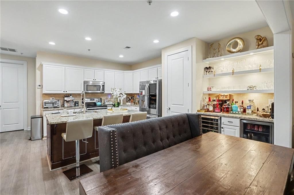 3 bedroom, 3 bathroom, 2,074 sq ft condominium for sale at 6084 Holly Park Lane, Mableton, GA 30126 — photo 4