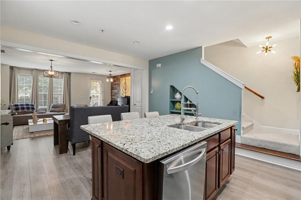 3 bedroom, 3 bathroom, 2,074 sq ft condominium for sale at 6084 Holly Park Lane, Mableton, GA 30126 — photo 6
