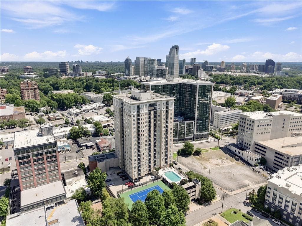 1 bedroom, 1 bathroom, 869 sq ft condominium for sale at 325 E Paces Ferry Road 704, Atlanta, GA 30305 — photo 1 of 41