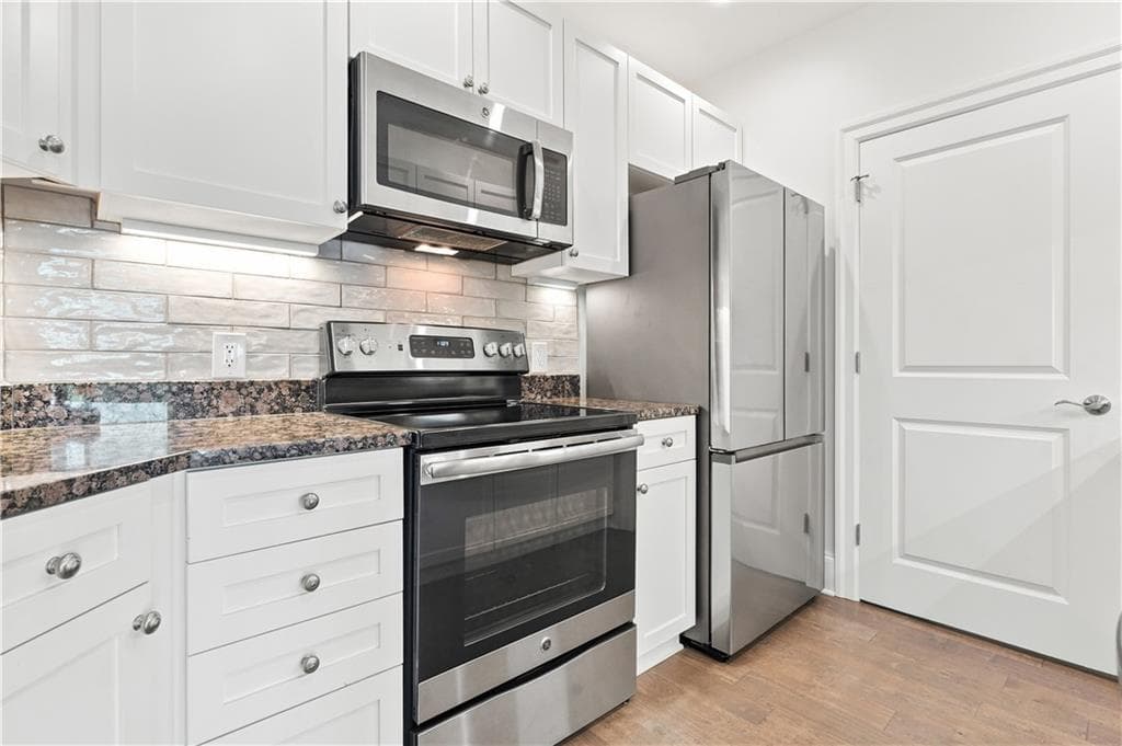 1 bedroom, 1 bathroom, 869 sq ft condominium for sale at 325 E Paces Ferry Road 704, Atlanta, GA 30305 — photo 5