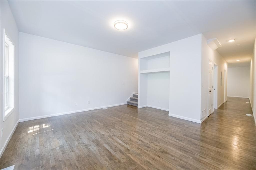 duplex for sale at 22 S Eugenia Place, Atlanta, GA 30318 — photo 4