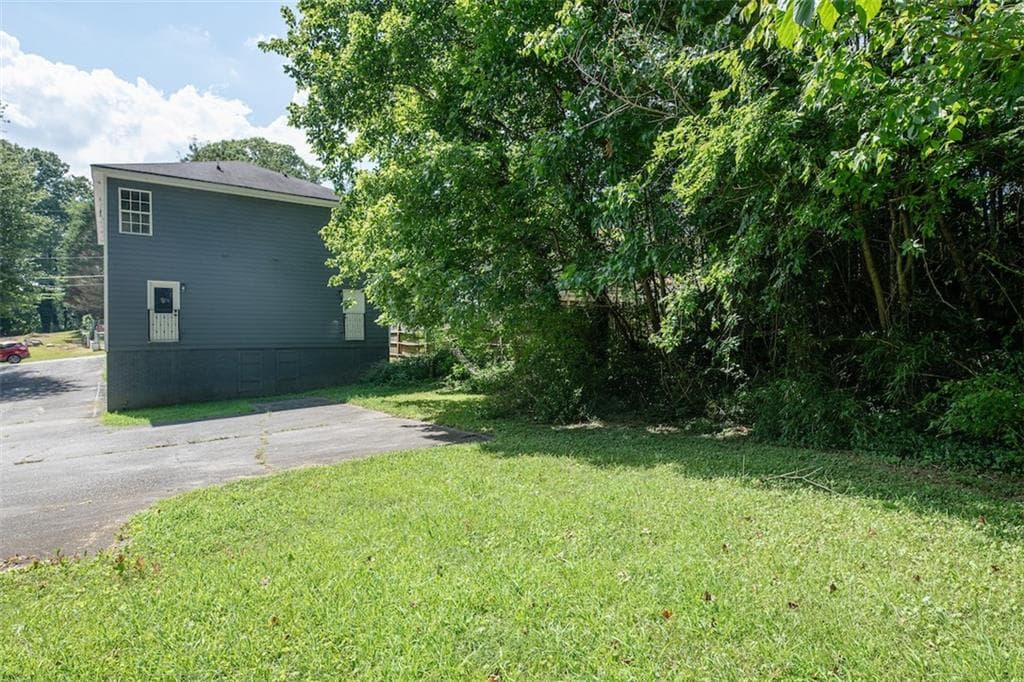 duplex for sale at 22 S Eugenia Place, Atlanta, GA 30318 — photo 2