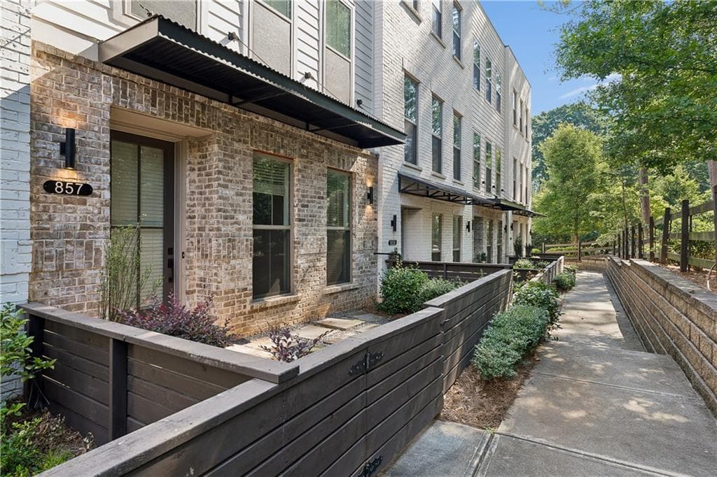 3 bedroom, 4 bathroom, 2,142 sq ft townhouse for rent at 857 Constellation Drive, Decatur, GA 30033 for $3,400 a month — photo 2