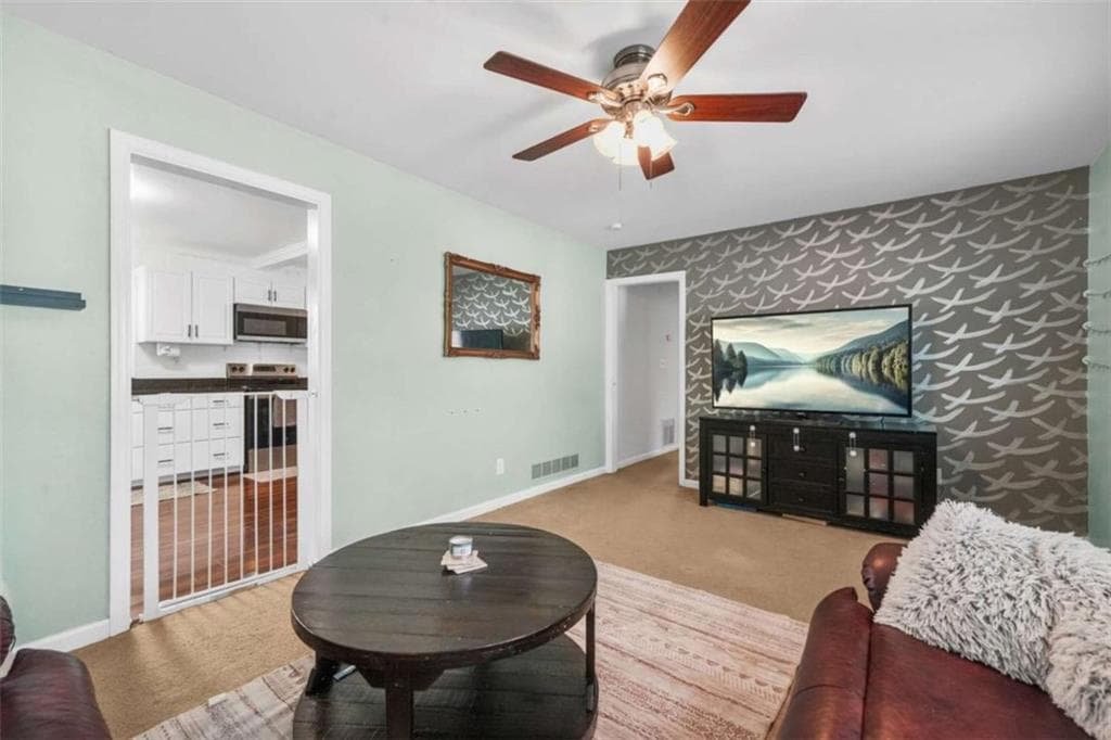3 bedroom, 2 bathroom, 1,600 sq ft single family residence for sale at 506 Jackson Avenue, Palmetto, GA 30268 — photo 3