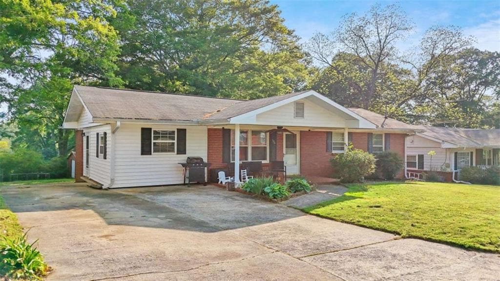 3 bedroom, 2 bathroom, 1,600 sq ft single family residence for sale at 506 Jackson Avenue, Palmetto, GA 30268