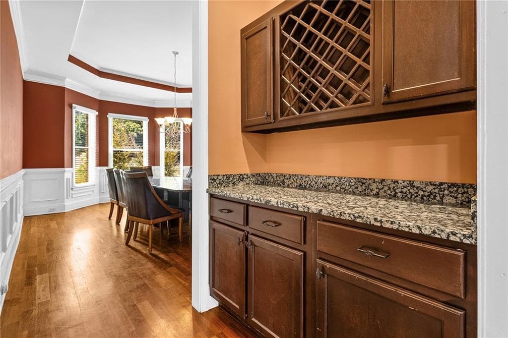 5 bedroom, 6 bathroom, 4,228 sq ft single family residence under contract at 209 Kingscastle Drive, Ellenwood, GA 30294 — photo 7