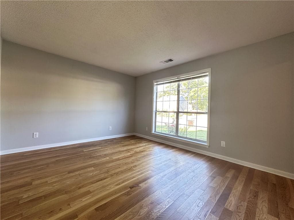 4 bedroom, 3 bathroom, 2,289 sq ft single family residence for rent at 11900 Carriage Park Lane, Duluth, GA 30097 for $2,649 a month — photo 9