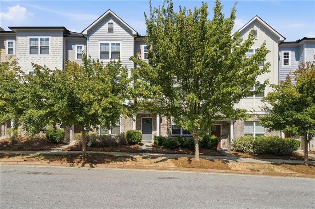 3 bedroom, 4 bathroom, 1,992 sq ft townhouse for sale at 1611 Falcon Crest Way, Decatur, GA 30032 — photo 2