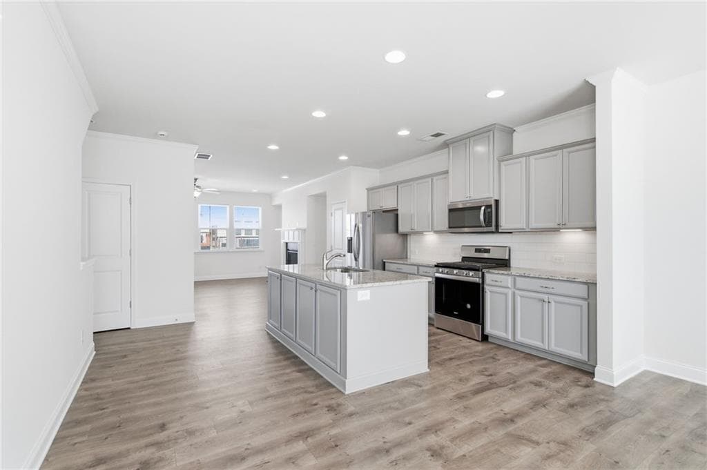 3 bedroom, 4 bathroom, 1,992 sq ft townhouse for sale at 1611 Falcon Crest Way, Decatur, GA 30032 — photo 3