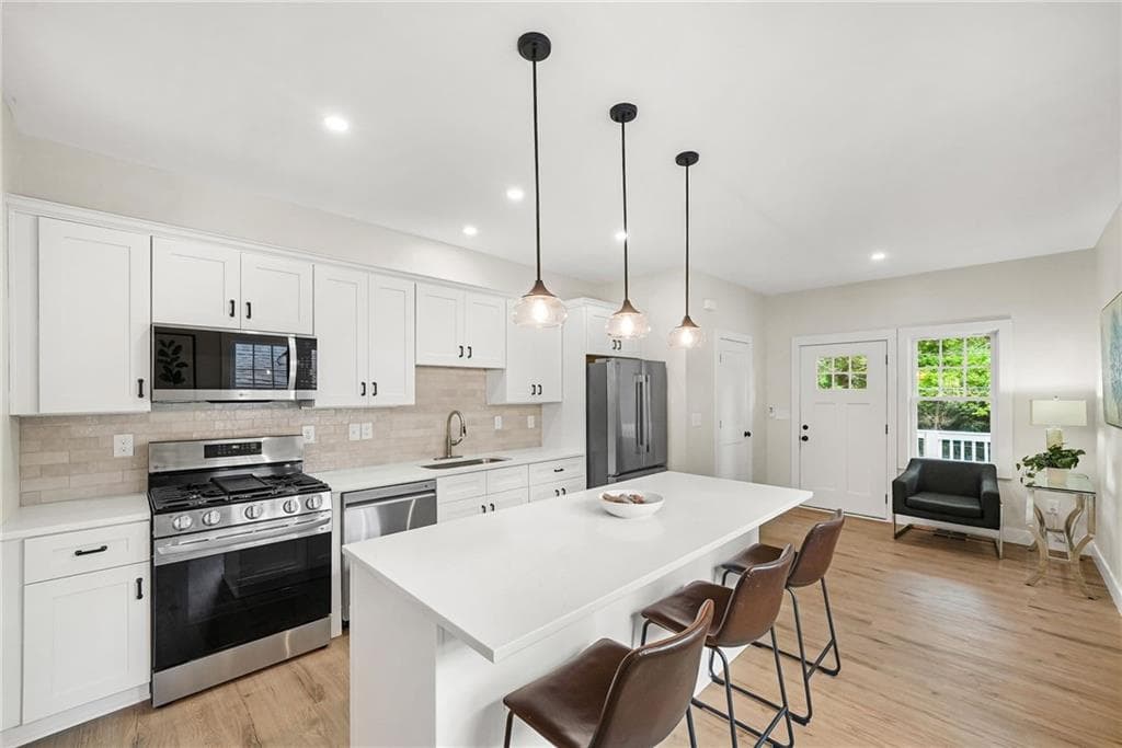 3 bedroom, 3 bathroom, 1,514 sq ft townhouse for sale at 415 Oliver Street, Atlanta, GA 30314 — photo 1 of 21