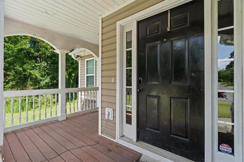 4 bedroom, 3 bathroom, 1,757 sq ft single family residence under contract at 208 Levi Street, Calhoun, GA 30701 — photo 3