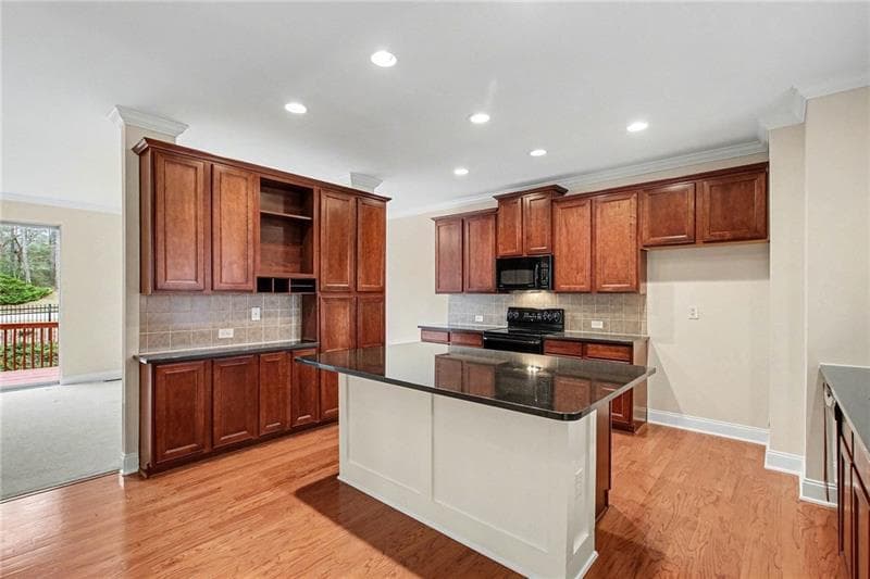3 bedroom, 4 bathroom, 2,288 sq ft townhouse under contract at 2707 Hallwood Lane, Suwanee, GA 30024 — photo 8