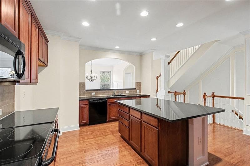 3 bedroom, 4 bathroom, 2,288 sq ft townhouse under contract at 2707 Hallwood Lane, Suwanee, GA 30024 — photo 10