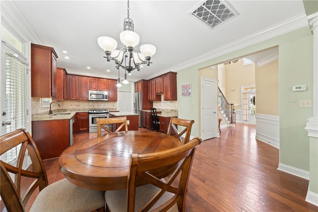 4 bedroom, 3 bathroom, 2,736 sq ft single family residence for sale at 4095 Hill House Road, Smyrna, GA 30082 — photo 7