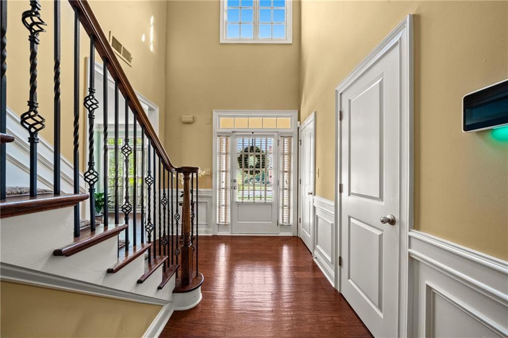 4 bedroom, 3 bathroom, 2,736 sq ft single family residence for sale at 4095 Hill House Road, Smyrna, GA 30082 — photo 4