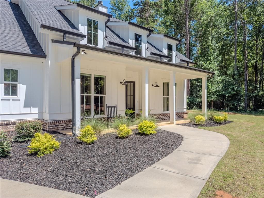 4 bedroom, 4 bathroom, 2,892 sq ft single family residence under contract at 1010 Holland Springs Road, Madison, GA 30650 — photo 4
