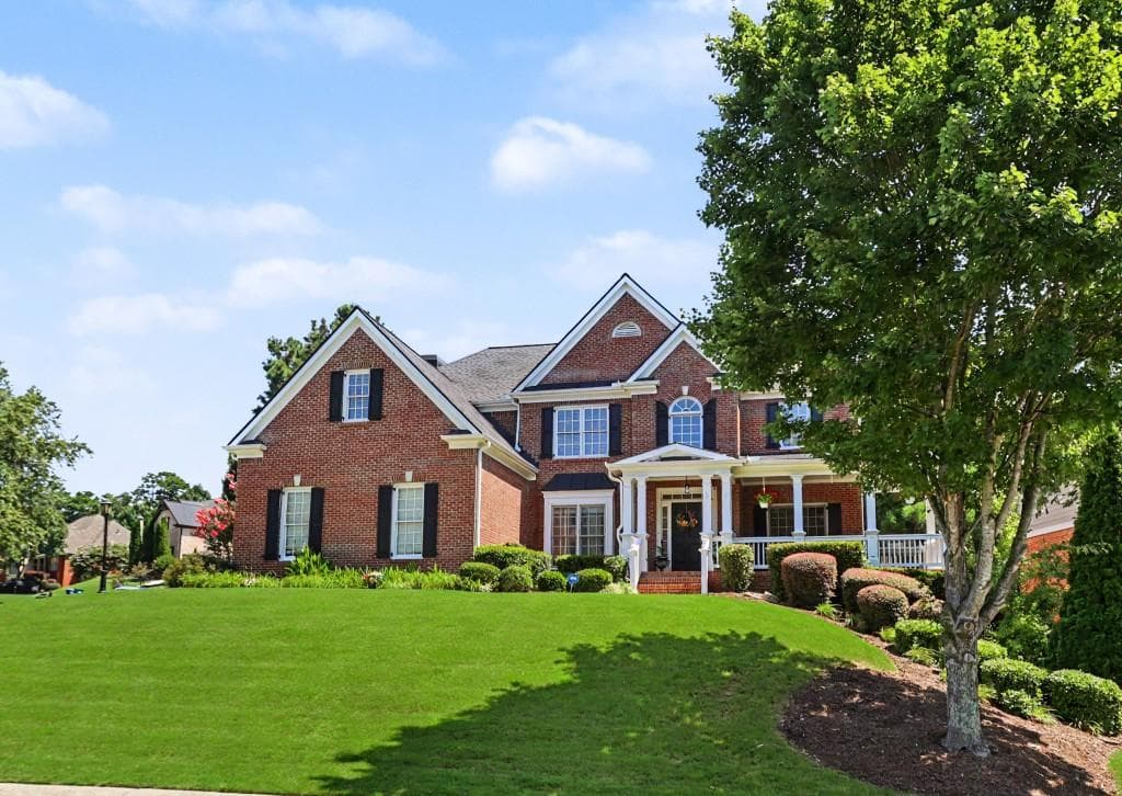 5 bedroom, 4 bathroom, 3,885 sq ft single family residence for sale at 2123 Floral Ridge Drive, Dacula, GA 30019 — photo 2