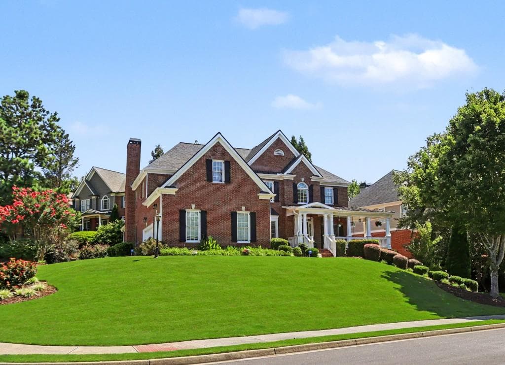 5 bedroom, 4 bathroom, 3,885 sq ft single family residence for sale at 2123 Floral Ridge Drive, Dacula, GA 30019 — photo 3