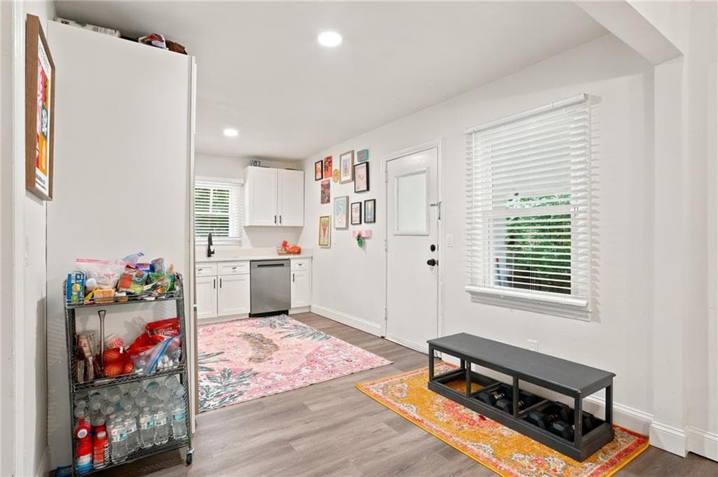 3 bedroom, 1 bathroom single family residence for rent at 581 Meadowbrook Drive, Marietta, GA 30067 for $2,300 a month — photo 6
