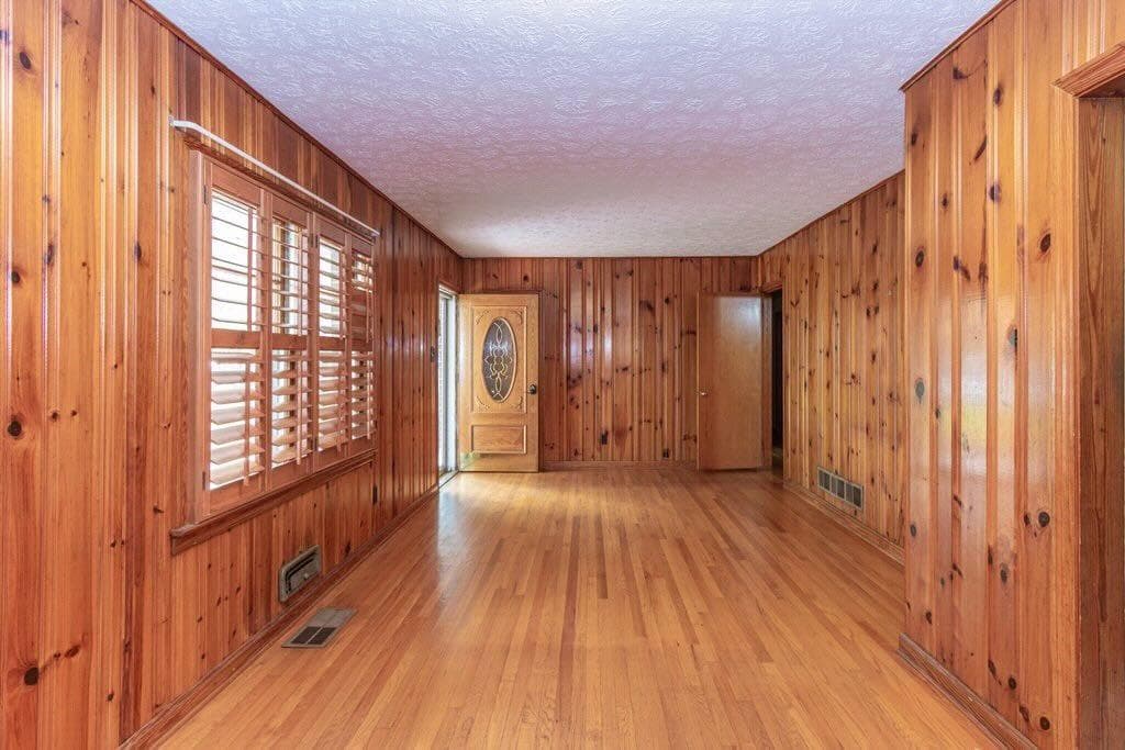 2 bedroom, 2 bathroom, 2,019 sq ft single family residence for sale at 7194 Reinhardt College Parkway, Waleska, GA 30183 — photo 5