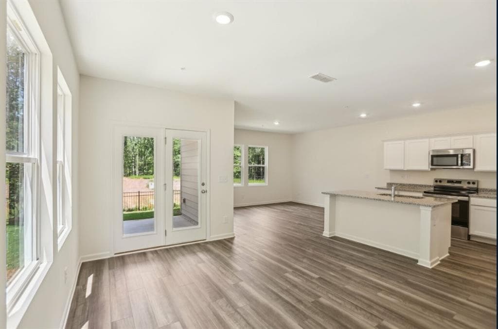 4 bedroom, 3 bathroom, 1,764 sq ft townhouse under contract at 3029 Osier Circle, Douglasville, GA 30135 — photo 3