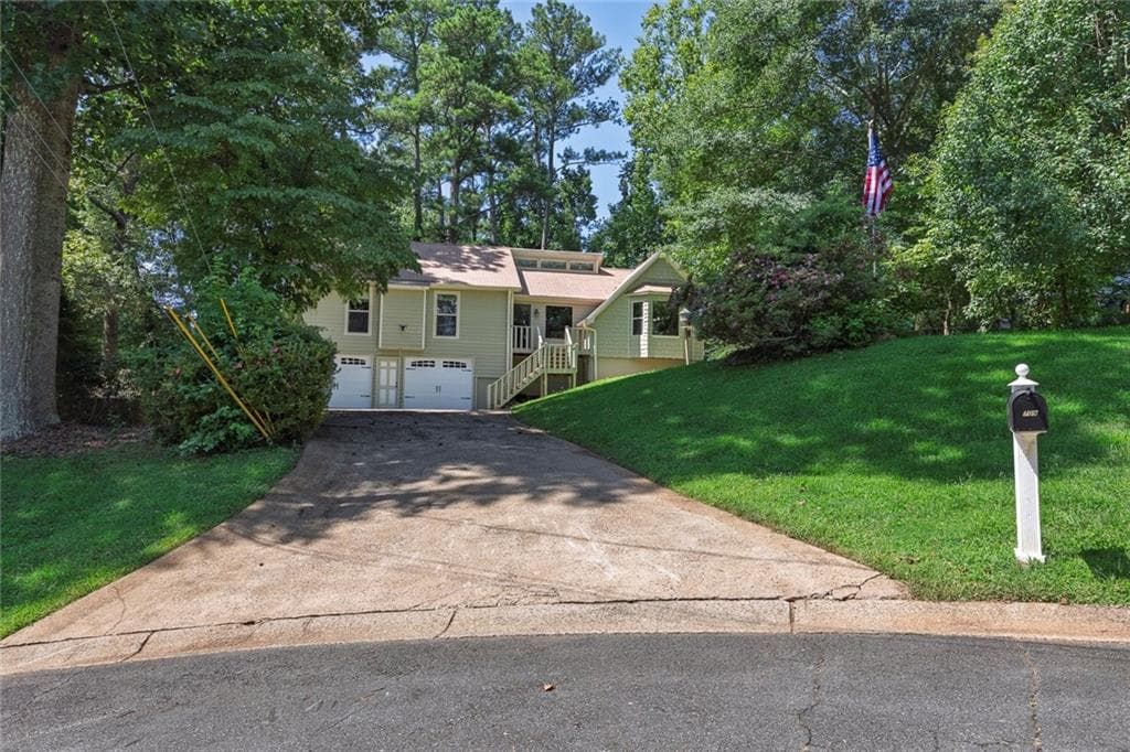 3 bedroom, 2 bathroom, 1,636 sq ft single family residence for sale at 709 Cobb Trail, Woodstock, GA 30188 — photo 3