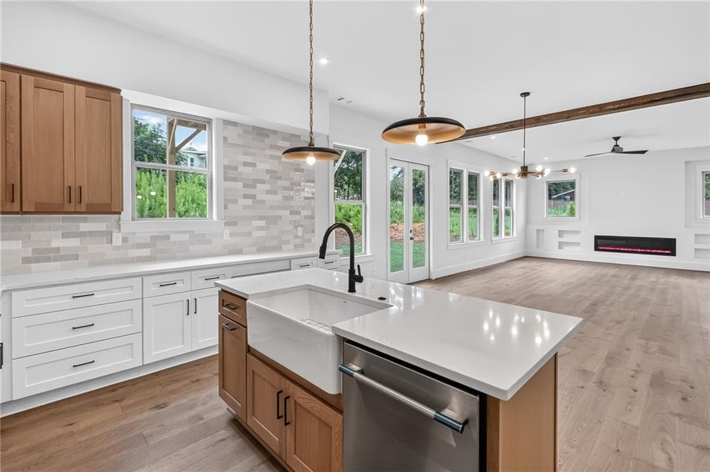 5 bedroom, 4 bathroom, 3,295 sq ft single family residence under contract at 479 Majestic Oaks Place, Smyrna, GA 30082 — photo 8