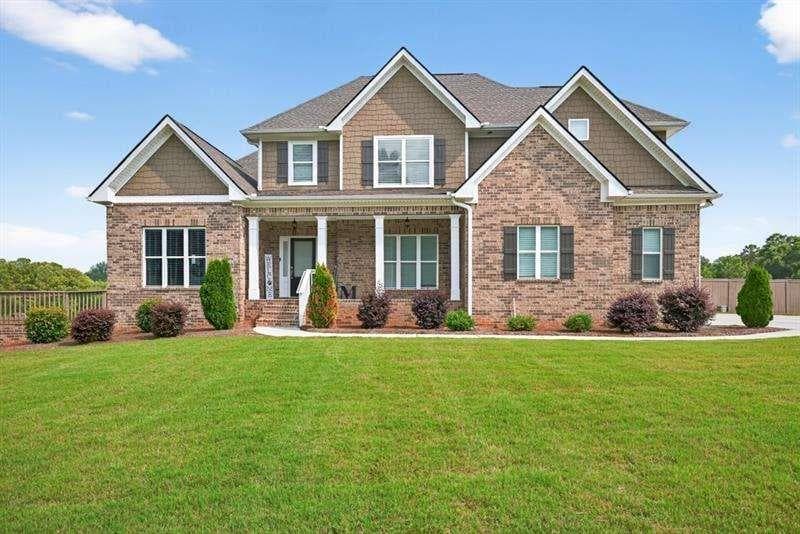 4 bedroom, 5 bathroom, 5,761 sq ft single family residence for sale at 2112 Meadowood Cove, Monroe, GA 30655 — photo 3