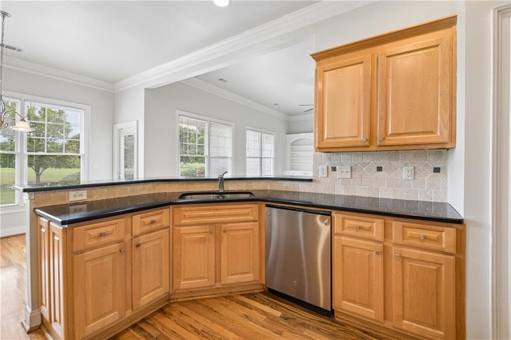 4 bedroom, 4 bathroom, 2,807 sq ft single family residence for sale at 1040 E Magnolia Loop, Madison, GA 30650 — photo 3