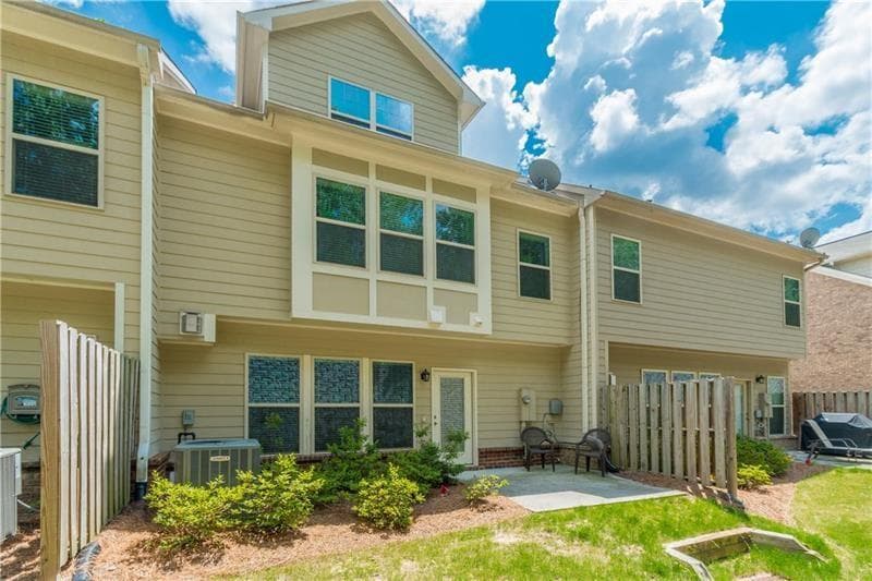 4 bedroom, 4 bathroom, 2,327 sq ft townhouse for rent at 3494 New Fawn Lane, Alpharetta, GA 30004 for $3,200 a month — photo 3