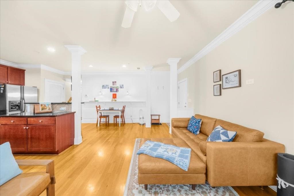 2 bedroom, 3 bathroom, 1,200 sq ft townhouse for sale at 199 Le Gran Court, Sandy Springs, GA 30328 — photo 8
