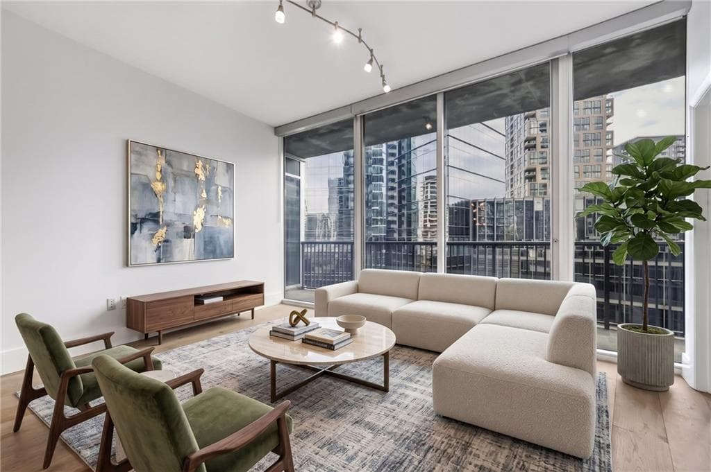 2 bedroom, 2 bathroom, 1,213 sq ft condominium under contract at 1080 Peachtree Street 904, Atlanta, GA 30309 — photo 10