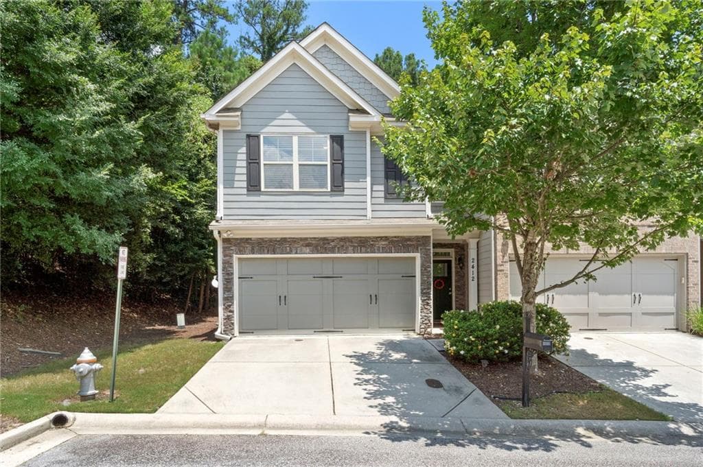3 bedroom, 3 bathroom, 2,016 sq ft townhouse sold at 2412 Whiteoak Run 20, Smyrna, GA 30080