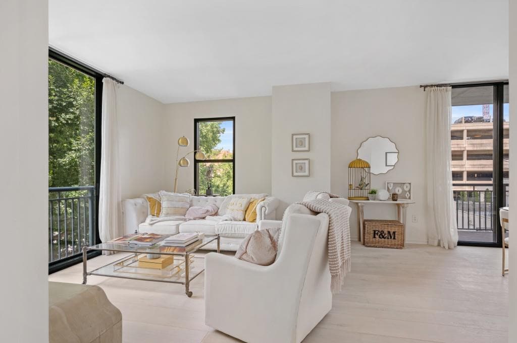2 bedroom, 2 bathroom, 1,233 sq ft condominium for sale at 3040 Peachtree Road 211, Atlanta, GA 30305 — photo 10