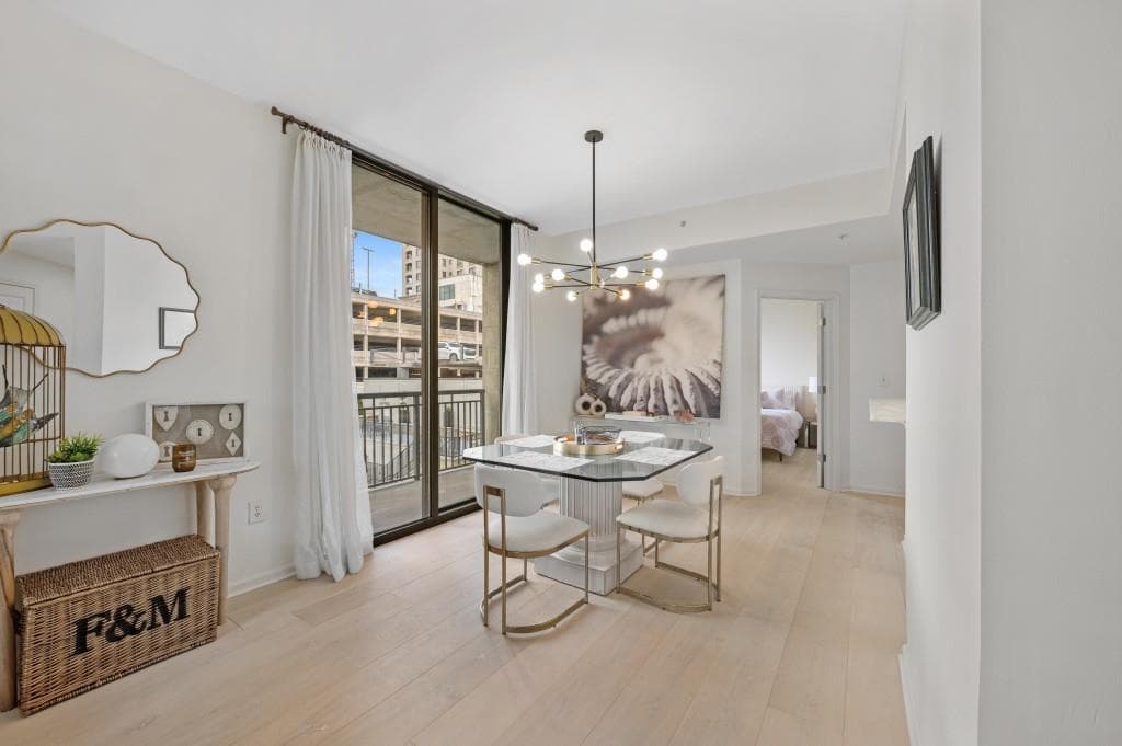 2 bedroom, 2 bathroom, 1,233 sq ft condominium for sale at 3040 Peachtree Road 211, Atlanta, GA 30305 — photo 5